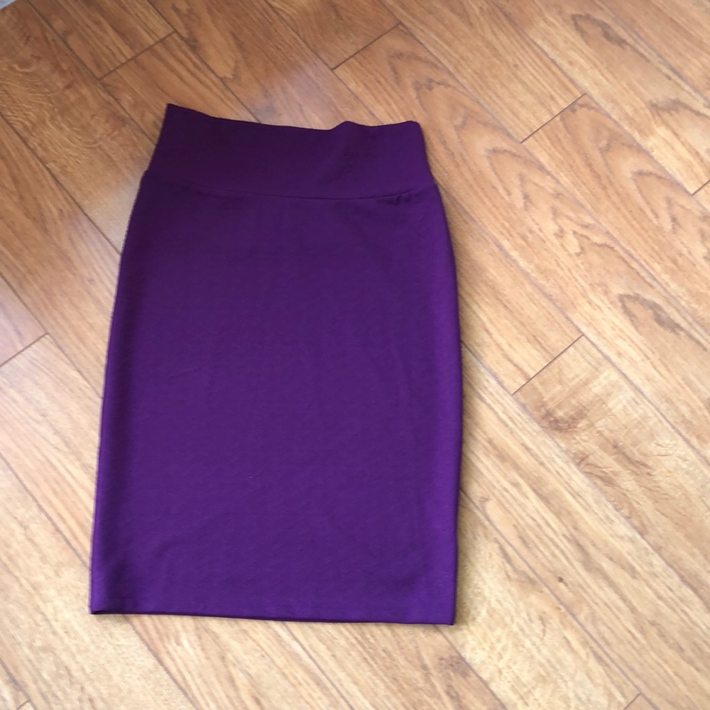 Lularoe Small skirt maroon purple color